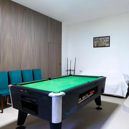 Big Nelma Villa *